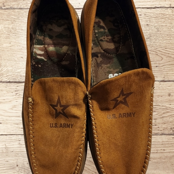 The Bradford Exchange U.S. Army Pride Men's Faux Suede Moccasin - Size 12 - Picture 3 of 7